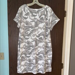 Cable & Gauge Gray and White Camo Midi Dress